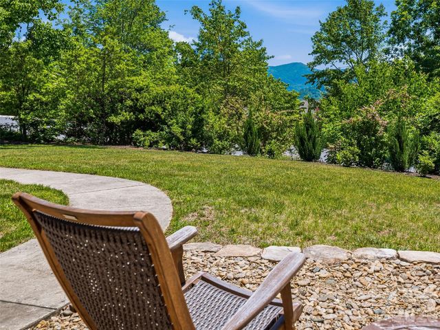 18 High Bluff Drive, Weaverville, NC 28787