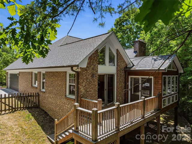 18 High Bluff Drive, Weaverville, NC 28787