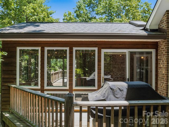 18 High Bluff Drive, Weaverville, NC 28787