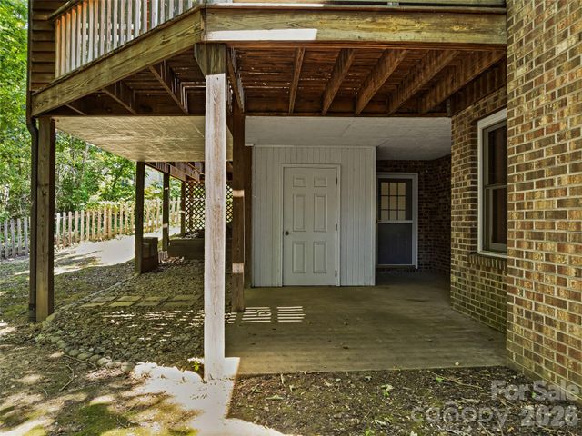 18 High Bluff Drive, Weaverville, NC 28787