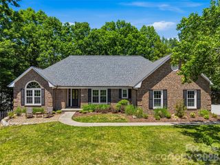 18 High Bluff Drive, Weaverville, NC 28787