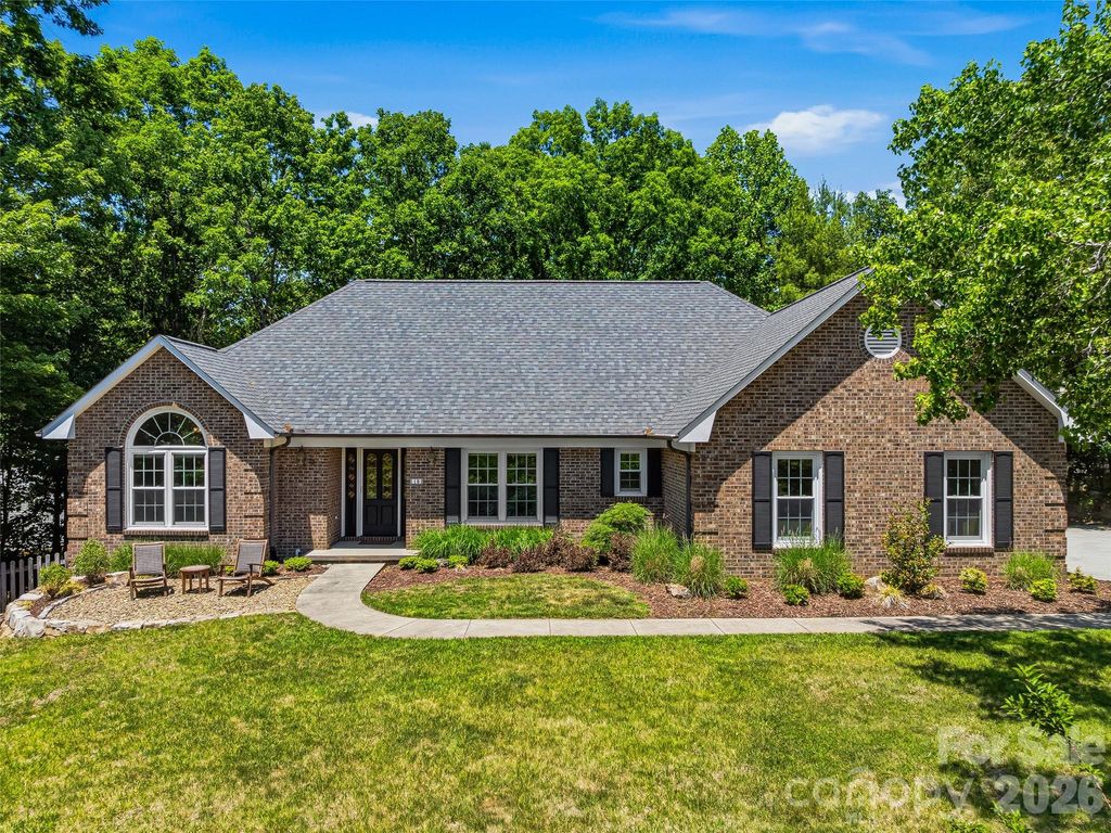 18 High Bluff Drive, Weaverville, NC 28787