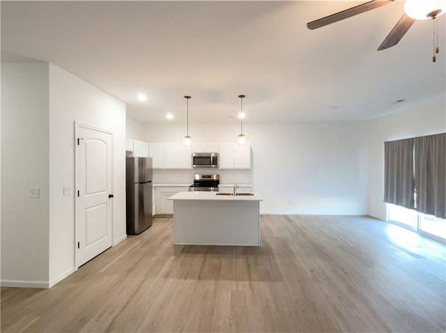 309 Hawthorne Court, Blue Springs, MO 64014