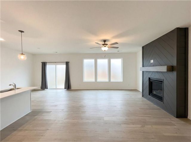 309 Hawthorne Court, Blue Springs, MO 64014