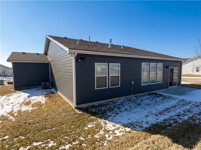 309 Hawthorne Court, Blue Springs, MO 64014