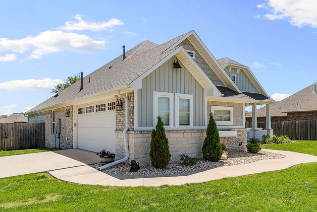 1601 Higgins Street, Pea Ridge, AR 72751
