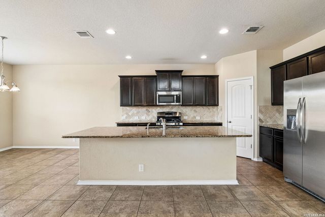 136 JOLIE CIR, Boerne, TX 78015