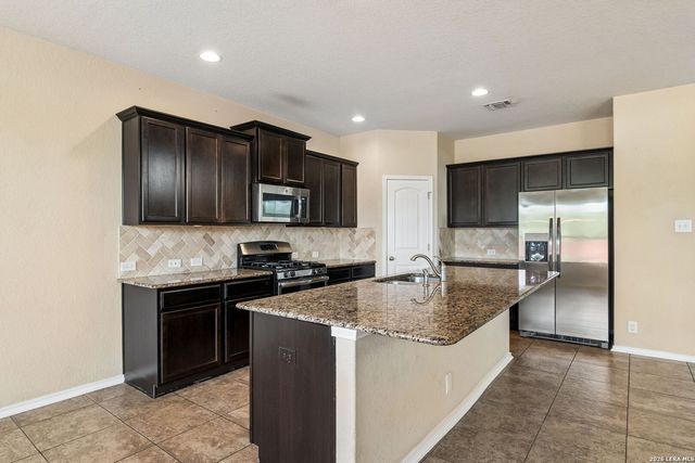 136 JOLIE CIR, Boerne, TX 78015