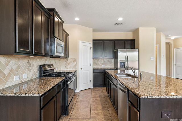 136 JOLIE CIR, Boerne, TX 78015