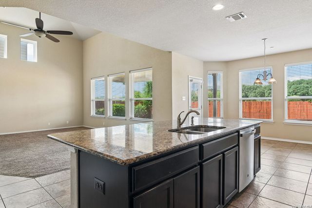 136 JOLIE CIR, Boerne, TX 78015