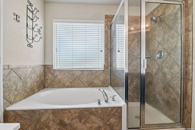 136 JOLIE CIR, Boerne, TX 78015