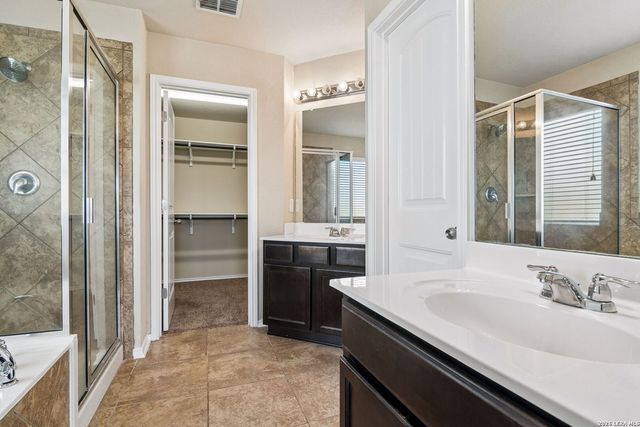 136 JOLIE CIR, Boerne, TX 78015