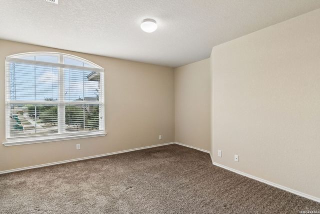136 JOLIE CIR, Boerne, TX 78015
