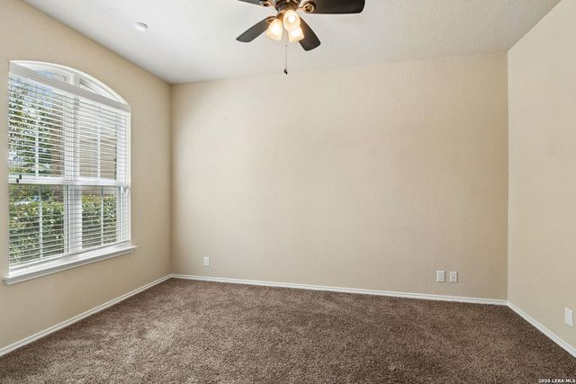 136 JOLIE CIR, Boerne, TX 78015