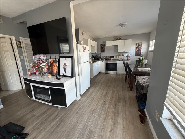 2318 W POWHATAN AVENUE, Tampa, FL 33603