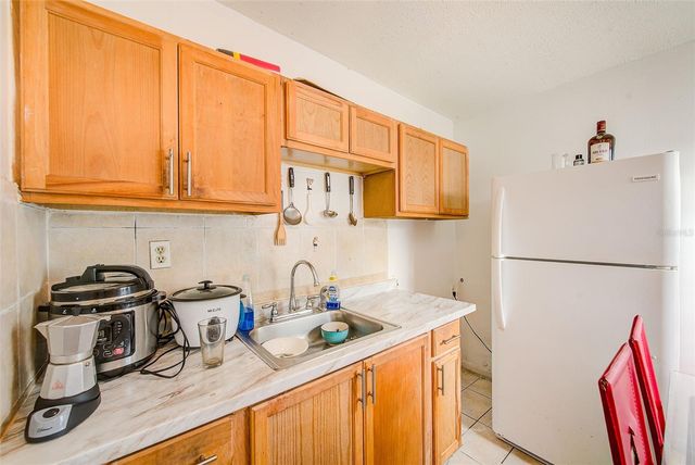 2318 W POWHATAN AVENUE, Tampa, FL 33603