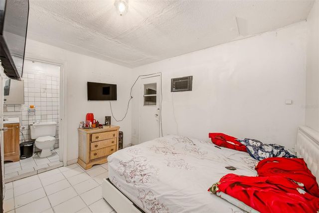 2318 W POWHATAN AVENUE, Tampa, FL 33603