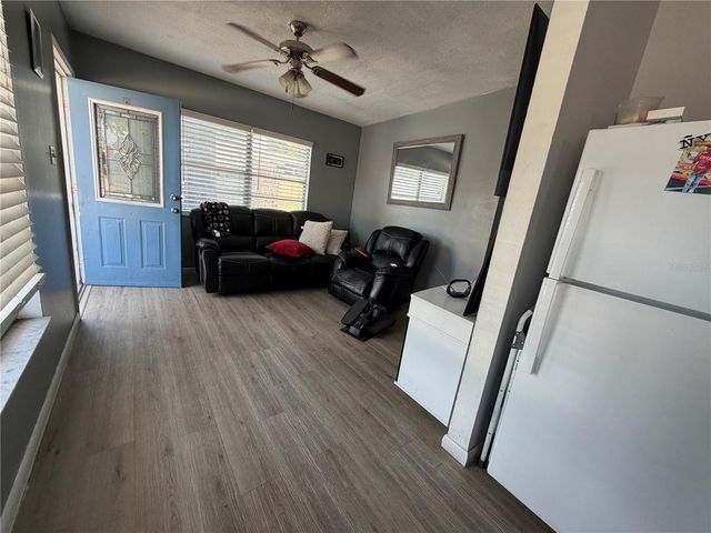 2318 W POWHATAN AVENUE, Tampa, FL 33603