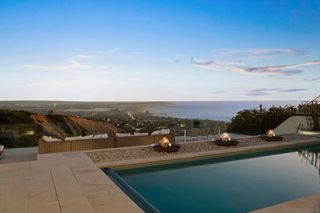 5811 Box Canyon Rd, La Jolla, CA 92037