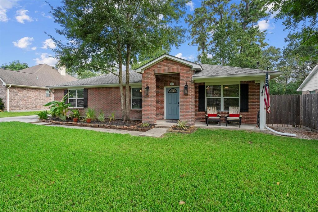 1512 Glen Oaks Drive, Conroe, TX 77385