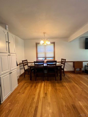 1947 Crescent Drive, Saginaw, MI 48604