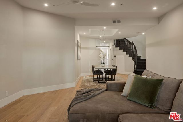 241 S Lasky Drive, Beverly Hills, CA 90212