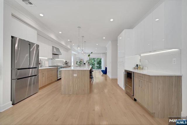 1427 Anderson Avenue, Fort Lee, NJ 07024