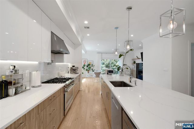 1427 Anderson Avenue, Fort Lee, NJ 07024