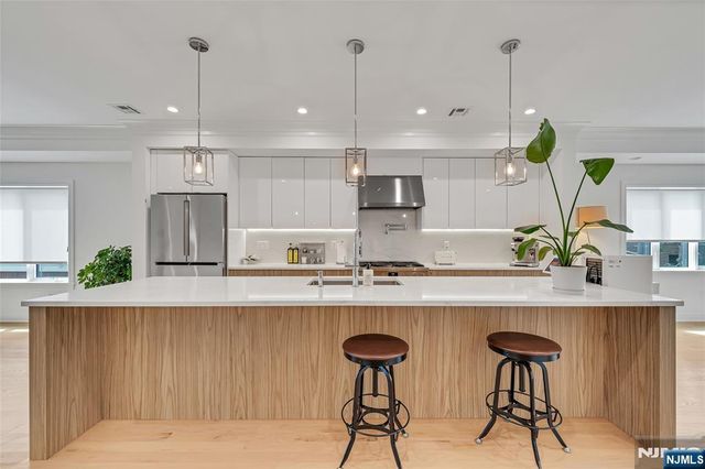 1427 Anderson Avenue, Fort Lee, NJ 07024