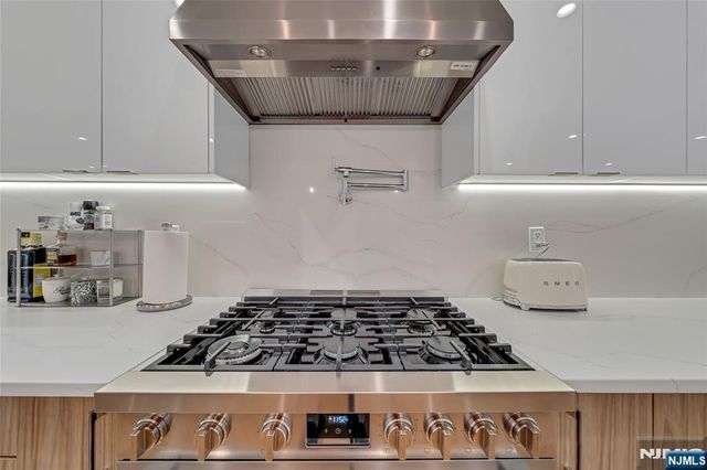 1427 Anderson Avenue, Fort Lee, NJ 07024