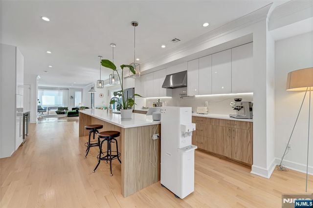 1427 Anderson Avenue, Fort Lee, NJ 07024