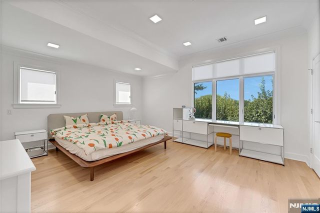 1427 Anderson Avenue, Fort Lee, NJ 07024