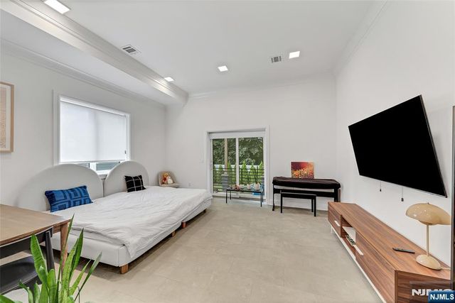1427 Anderson Avenue, Fort Lee, NJ 07024