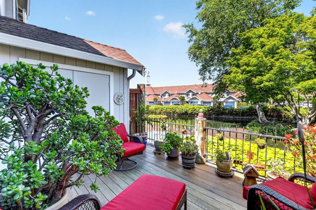 17074 Creekside Circle, Morgan Hill, CA 95037