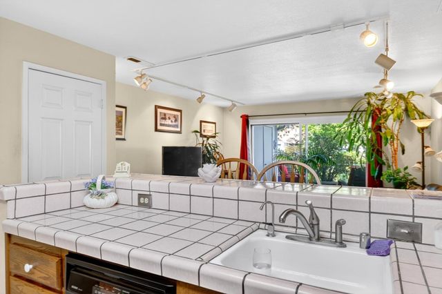 17074 Creekside Circle, Morgan Hill, CA 95037