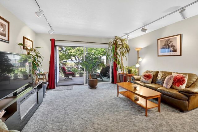 17074 Creekside Circle, Morgan Hill, CA 95037