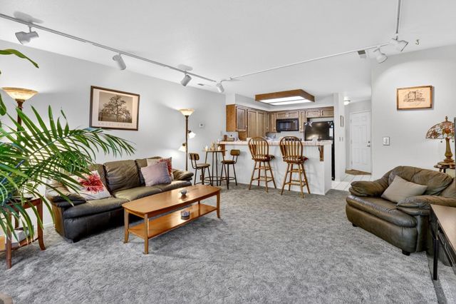 17074 Creekside Circle, Morgan Hill, CA 95037