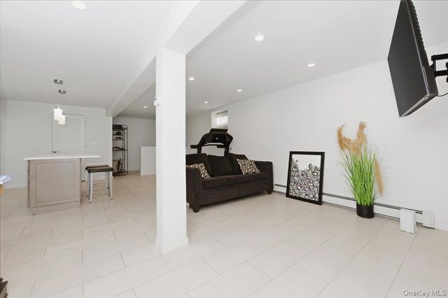 1003 Huntington Avenue, Bronx, NY 10465