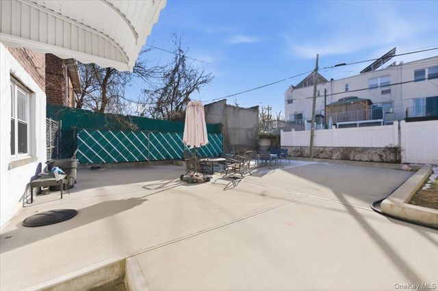 1003 Huntington Avenue, Bronx, NY 10465