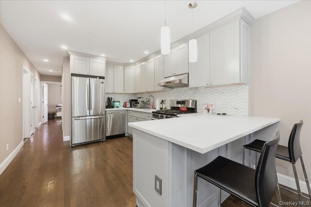 1003 Huntington Avenue, Bronx, NY 10465