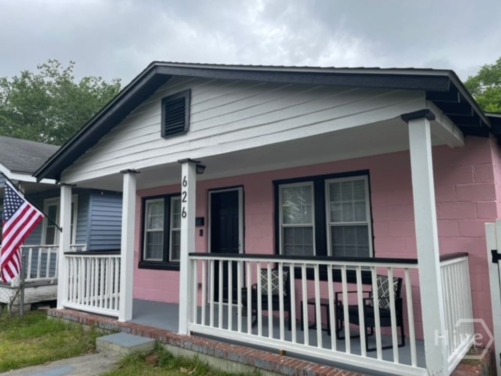 Image 1 of property listing at 626 E Waldburg Street, Savannah, GA 31401