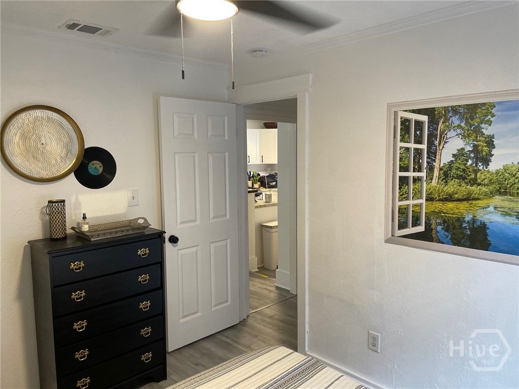 Image 19 of property listing at 626 E Waldburg Street, Savannah, GA 31401