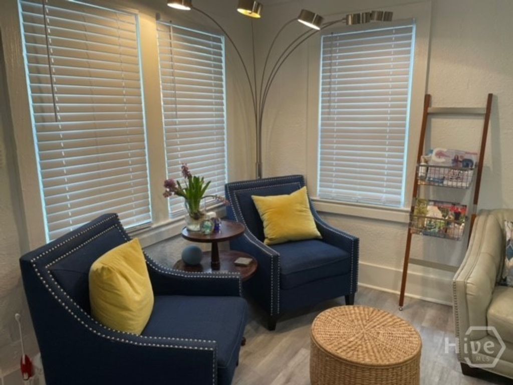 Image 4 of property listing at 626 E Waldburg Street, Savannah, GA 31401