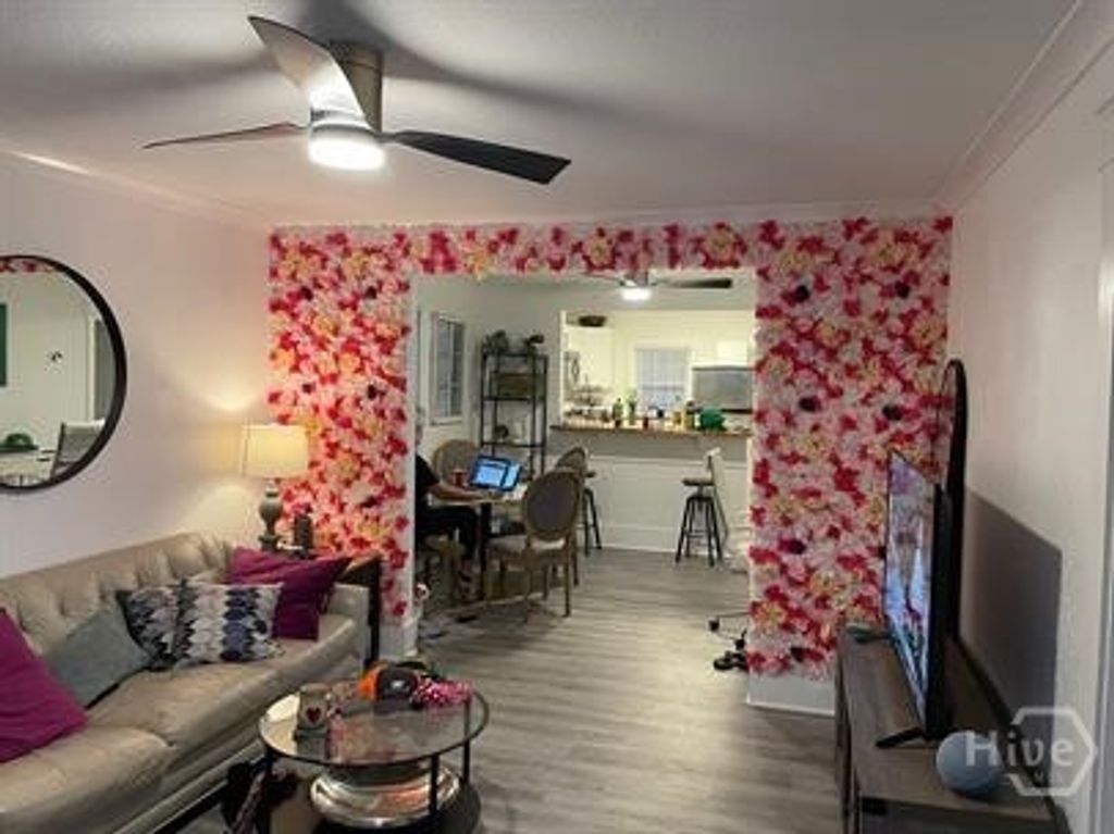 Image 5 of property listing at 626 E Waldburg Street, Savannah, GA 31401
