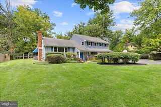15 LINWOOD CIR, Princeton, NJ 08540