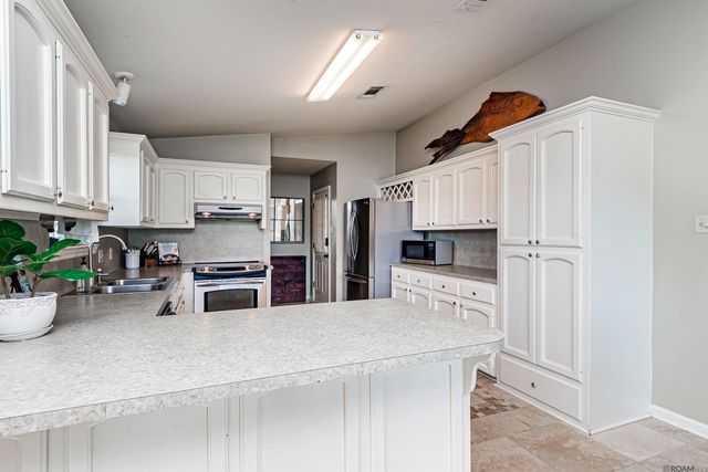 18238 Lake Iris Ave, Baton Rouge, LA 70817