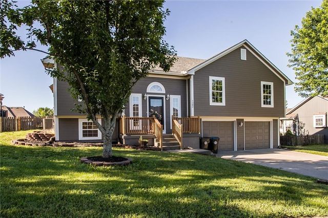 1302 Ridge Tree Lane, Pleasant Hill, MO 64080