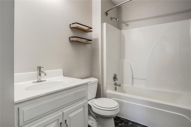 1302 Ridge Tree Lane, Pleasant Hill, MO 64080