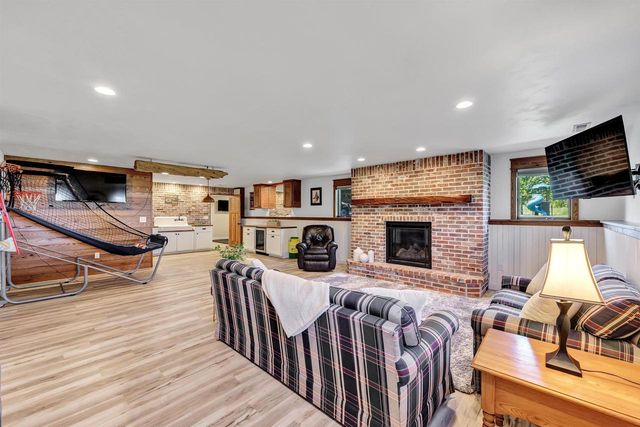 3660 EURO LANE, De Pere, WI 54115