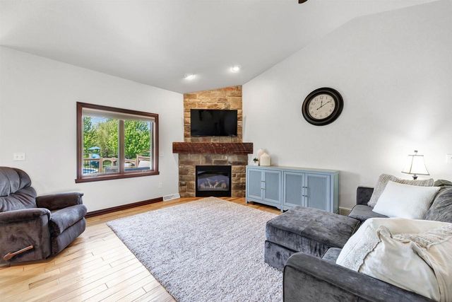 3660 EURO LANE, De Pere, WI 54115